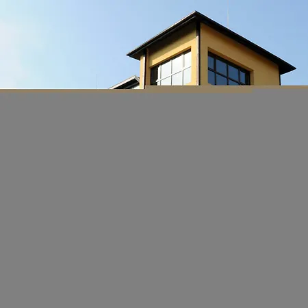 מלון Gardenia Park בנסקו