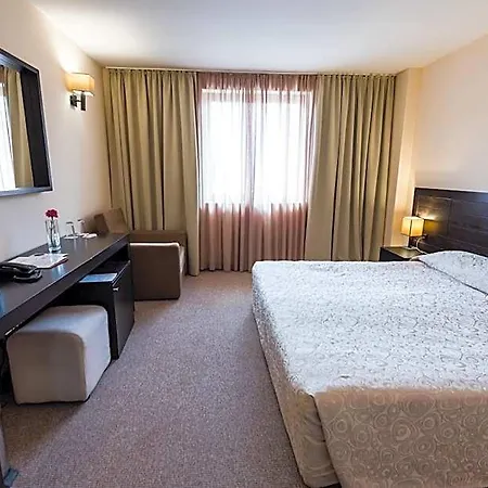Gardenia Park 4*